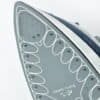 Moderne keramisk strygejern med anti-klæbe belægning og ergonomisk design.