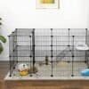 Sort metal pet playpen med 36 gitterpaneler til kæledyrssikkerhed.