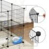 Sort metal pet playpen med 36 gitterpaneler til kæledyrssikring.