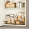 Songmics Spice Rack, uppsättning av 2 skåpshyllorganisatörer, 3-t-utdragbar kryddhållare, bambu, stapelbar, för skafferi, skåp, bänkskiva, naturlig och svart KCS016N01 - Billede 3