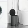 Songmics Rubbish Bin, 5 L Badeværelsesbakke, stålpedalbakke, med indre spand, blødt tæt låg og håndtag til badeværelse, toilet, grå og sort LTB14GS - Billede 2
