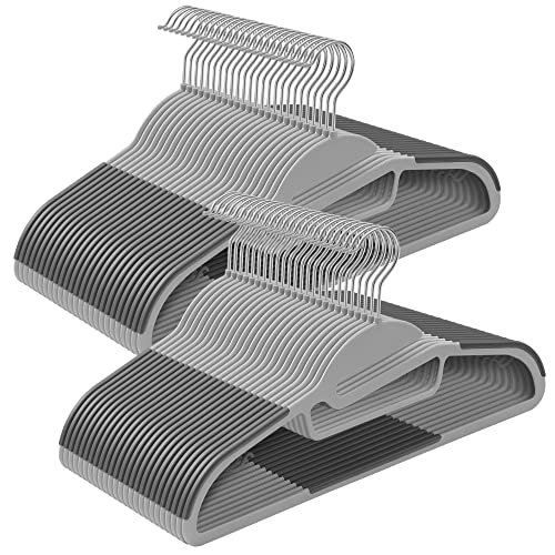 Songmics Sæt med 50 plastbøjler, frakkehænger med U-formet åbning, skridsikre, pladsbesparende, 0,5 cm tyk, 41,5 cm lang, 360 ° drejelig krog, lys og mørkegrå CRP41G-50 1 Songmics Sæt med 50 plastbøjler, frakkehænger med U-formet åbning, skridsikre, pladsbesparende, 0,5 cm tyk, 41,5 cm lang, 360 ° drejelig krog, lys og mørkegrå CRP41G-50