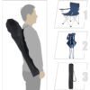 Foldbar campingstol med armlæn og kopholder, nem at transportere.