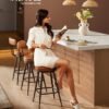 VASAGLE EKHO Collection - 360° Swivel Bar Stools Set of 2, Counter Height Bar Stools with Back, Synthetic Leather with Stitching, Mid-Century Modern, 25.6-Inch Tall, Kitchen Home Bar, Caramel Brown - Billede 3