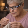 Forstørrelsesbrille med LED-lys – Forstørrer 160% – Genopladelig lupbrille med opbevaringspose – Passer over briller – One size – VEX VX-101 - Billede 5