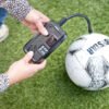 QLT luftkompressor med opbevaringsrum – trådløs mini-kompressor med LED trykindikator, SOS-funktion og tilbehør til bil, cykel eller luftmadras - Billede 6