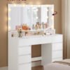 Stort toiletbord
