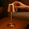Trådløs Bordlampe - USB-C - 3 LED Lysfarver - Til Indendørs og Udendørs Brug - Sæt med 2 - Bronze - Billede 6